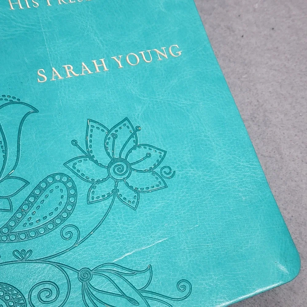 Sarah Young Jesus Calling Devotional Teal Faux Leather‎ Floral Embossed Unisex